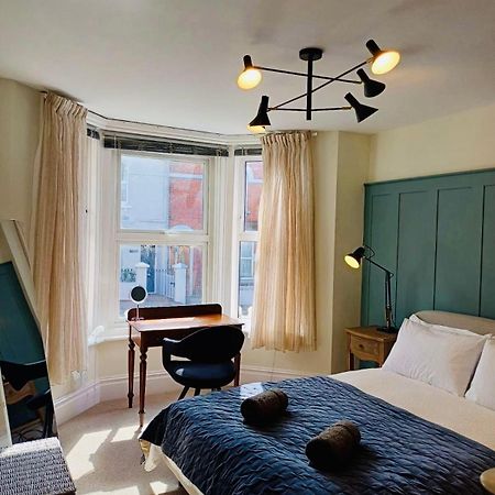 Stylish 1 Bedroom Flat In Heart Of Cowes Екстериор снимка