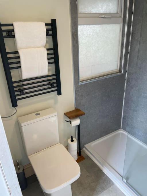 Stylish 1 Bedroom Flat In Heart Of Cowes Екстериор снимка